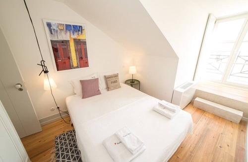 Santa Maria Maior Apartment | FLH Bacalhoeiros River View Flat