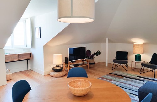 Santa Maria Maior Apartment | FLH Downtown Modern Apartment