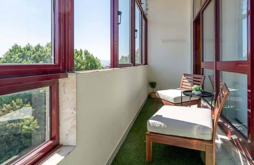 Uniao de Freguesias do Centro Apartment | 2 Comfy Flats w/Netflix | Ace Location by HostWise