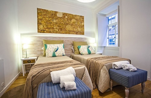 Sacramento Apartment | Between the Carmo and the Trinity
