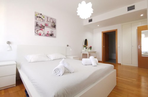 Parque das Nacoes Apartment | High Floor Apartment with River View Parque Nacoes Expo13