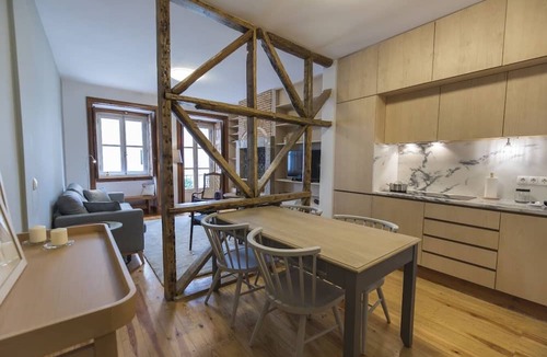 Santos Apartment | Rustic Flat at Lisbon`s Heart