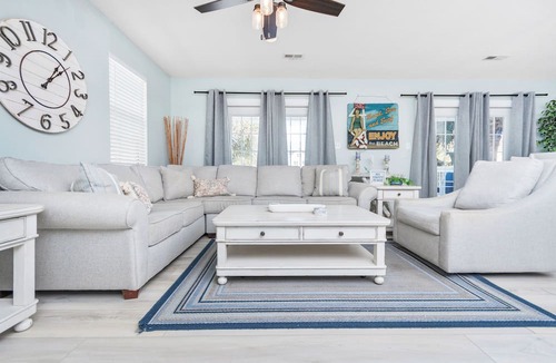 Surfside Beach House | Prvt Home 3 Bedrooms/3 Baths, Sleeps 10, Surfside Bch, SC Just Steps To The Beac