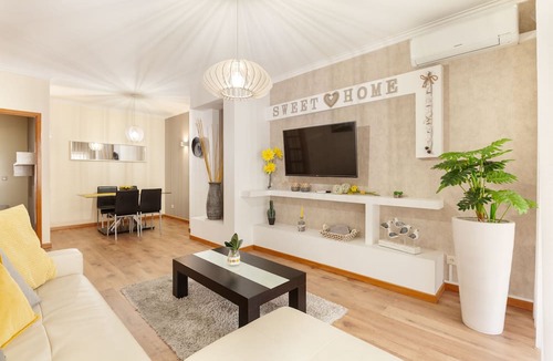 Braga Apartment | Sunflower Apartment, comfort and excellent decoration and great location
