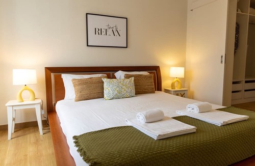 Se Apartment | Comfortable apartment with river view, fully equipped, very close to the center of Lisbon in the traditional Alfama district.