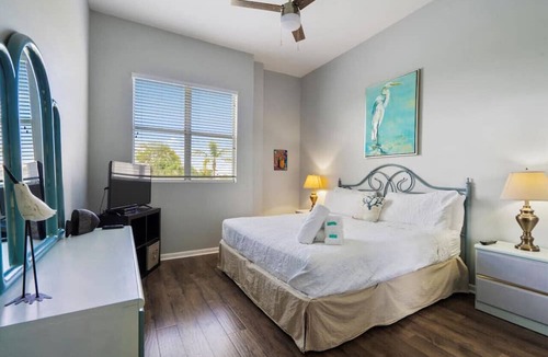 Isla del Sol Condo | Isla Del Sol Retreat – Pool View & Near Gulf Beaches 6-246