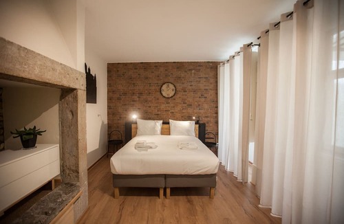 Encarnacao Apartment | FLH Bairro Alto Spacious Apartment