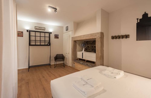 Encarnacao Apartment | FLH Bairro Alto Spacious Apartment