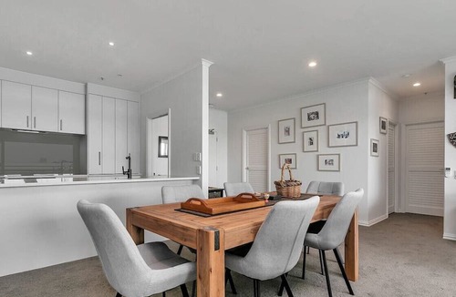 Auckland Central Business District Apartment | Harbour Bridge Views - Two Bedrooms on the Wharf