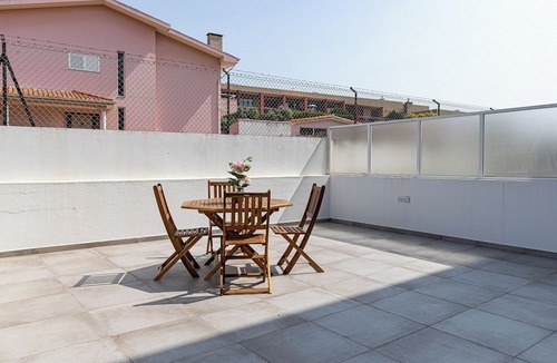 Madalena Apartment | Charming|Relaxing Getaway w/Terrace and Workspace