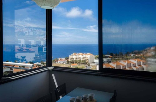 Canico Apartment | GuestReady - Sea-View Stay