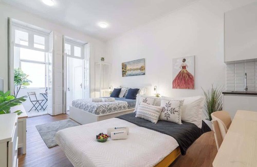 Uniao de Freguesias do Centro Apartment | 3 Cozy Rustic Flats | City Center by Host Wise