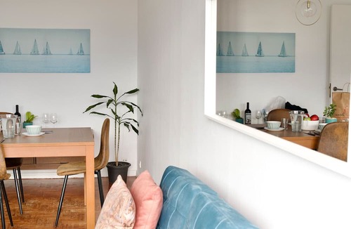 Parede Apartment | Apartment 'Close To The Beach' with Wi-Fi and Air Conditioning