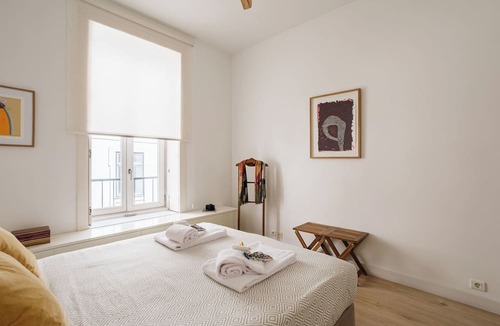 Sacramento Apartment | Chiado | Comfy & Prime Location with Parking Space | Family-Friendly
