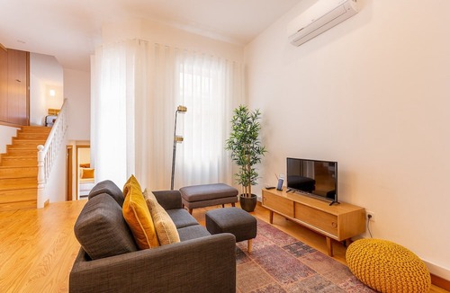 Centro / Baixa Apartment | 2 Bedroom Apartment in Oporto