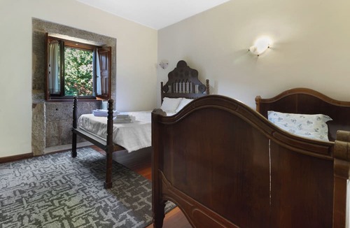 Amares Apartment | Room 'Quarto 1 - Quinta Da Ataíde' with Mountain View, Shared Pool and Wi-Fi