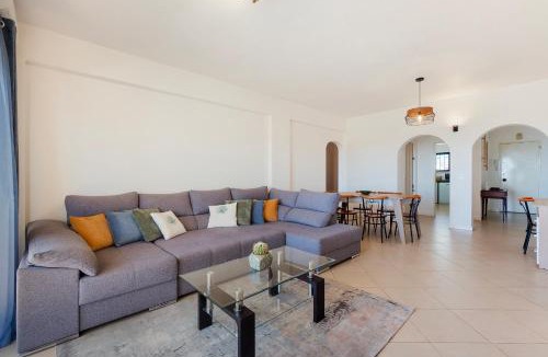Montechoro Apartment | Spacious Apartment with 360º Views of the Sea by Algarve Dream Holidays