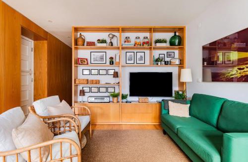 Sao Joao de Deus Apartment | @ShôLubi - Charming, Quiet & Cozy!