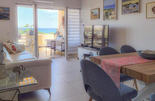 Gale Apartment | Apart Palmeira - Vista Mar - BY BEDZY