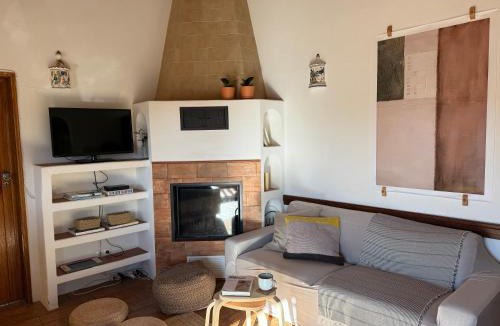 Santa Catarina da Fonte do Bispo Villa | Pool Villa with Mountain Views near Tavira