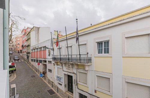 Santa Engracia Apartment | Barbadinhos Apartments in Lisbon Historic Neighborhood