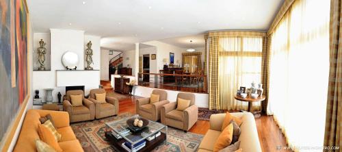 Santo Antonio Villa | Exquisite Madeira Villa Villa Funchal Luz 5 Bedroom Heated Pool