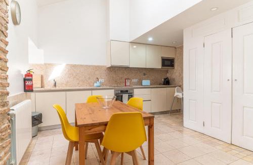 Santa Maria Maior Apartment | Downtown Seaview Apartment