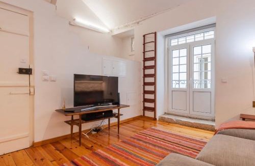 Sao Jose Apartment | Bright & Central Loft by LovelyStay