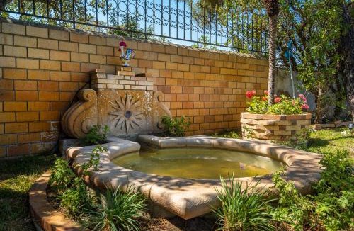 Ferrarias Villa | Villa Casa dos Sobreiros - Golden triangle - fully private 4 Bedroom villa 300 M2 - private pool - 1 hectare sculpted garden -WiFi and Air conditioning - Great for families