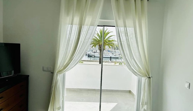 Studio apt With Spectacular Views of Lagos Marina