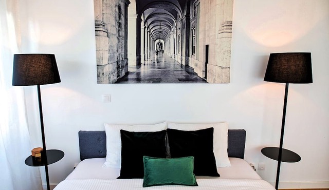Industrial Lisbon Apartment - Adults Only