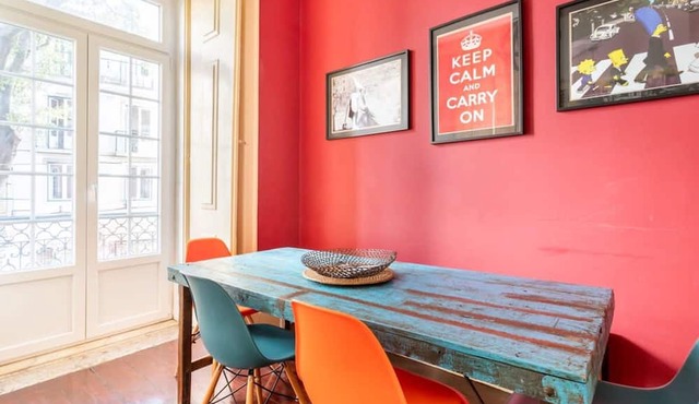 Artistic Alfama 4BR Cathedral Views Tram 28