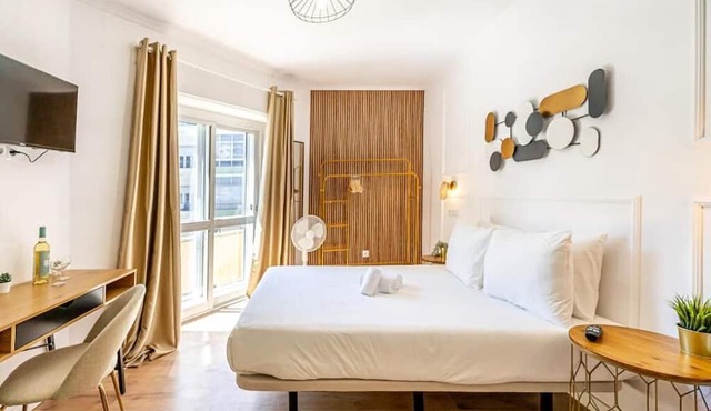 Goa Square Guesthouse by Lisbon with Sintra