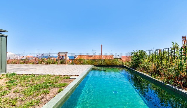 Jungle Lofts: Luxury Amidst Nature w/Private Pool in Lisboa