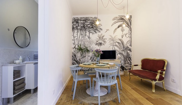 Charming Apartment in a Private Condominium at Graça