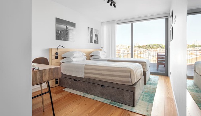 LUXURIOUS, BRIGHT & LARGE TERRACE WITH GREAT VIEW | Family-Friendly