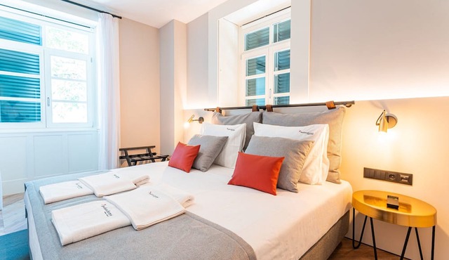 FLH Viola Market Flat II