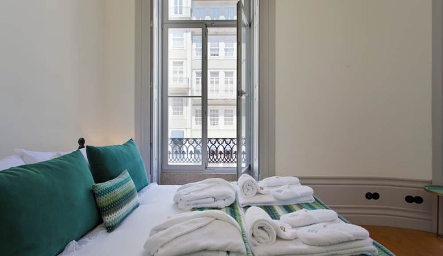 Boutique Rentals - Toledo's One & Only Apt in Ribeira