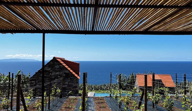 CASAS DO LARANJO- Cottages Infinity Pool by brugrani