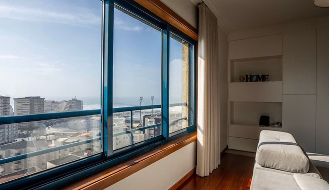 Seaside 3BR Flat in Póvoa by LovelyStay