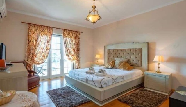 Room 'Quarto Sol' with Mountain View, Wi-Fi and Air Conditioning in Vilar da Mó