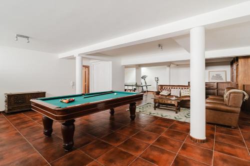 Viana Beach Surf House