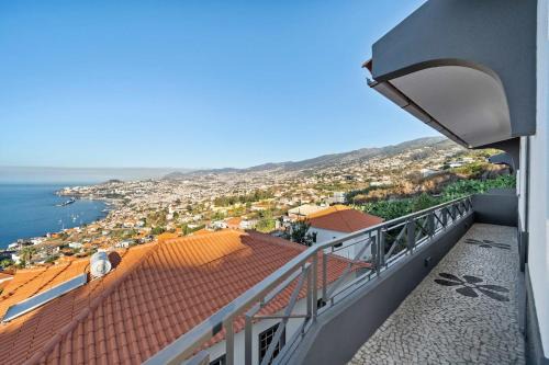 Casa Afonso Bay Views & Outdoor Living