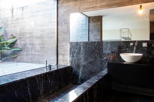Casa dos Sobreiros by LovelyStay