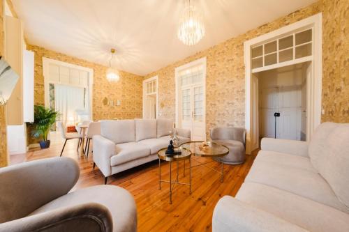 Stylish Central Lisbon 5BR Apartment wAC