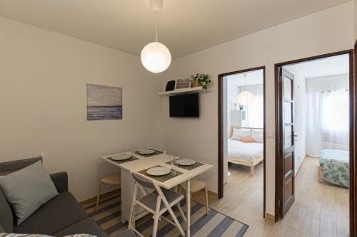 Cozy - Bus & Parking - 5min from Downtown Porto & Gaia